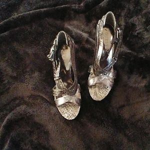 Guess shoes size 8